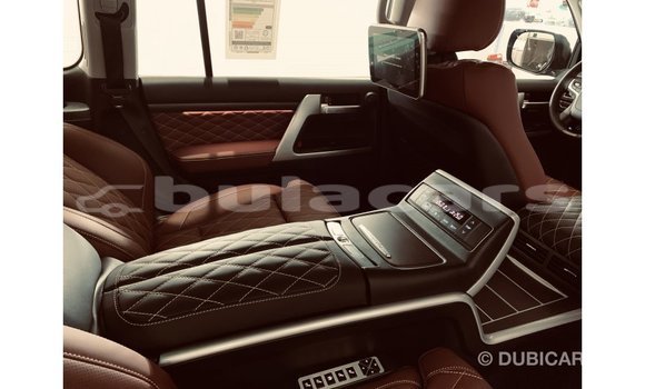 Acheter Import Voiture Toyota Land Cruiser Noir à Import - Dubai, Central Acheter Import Voiture Toyota Land Cruiser Noir à Import - Dubai, Central