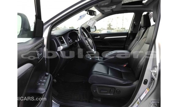 Buy Import Toyota Highlander Grey Car in Import - Dubai in Central Buy Import Toyota Highlander Grey Car in Import - Dubai in Central