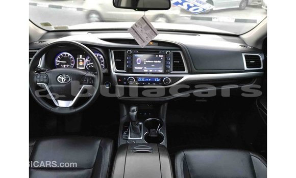 Buy Import Toyota Highlander Grey Car in Import - Dubai in Central Buy Import Toyota Highlander Grey Car in Import - Dubai in Central