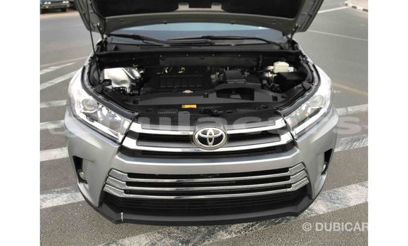 Buy Import Toyota Highlander Grey Car in Import - Dubai in Central Buy Import Toyota Highlander Grey Car in Import - Dubai in Central