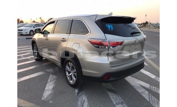 Buy Import Toyota Highlander Grey Car in Import - Dubai in Central Buy Import Toyota Highlander Grey Car in Import - Dubai in Central