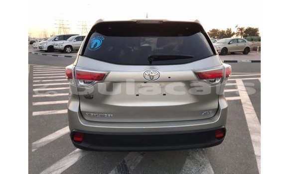 Buy Import Toyota Highlander Grey Car in Import - Dubai in Central Buy Import Toyota Highlander Grey Car in Import - Dubai in Central