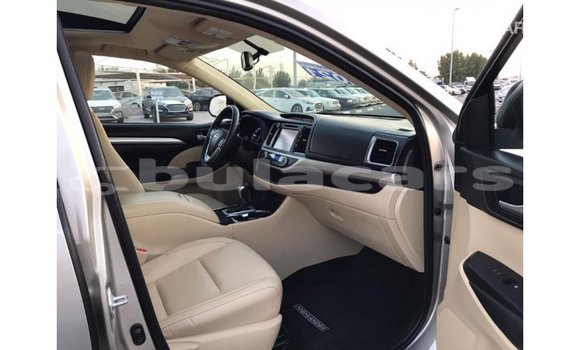 Buy Import Toyota Highlander Grey Car in Import - Dubai in Central Buy Import Toyota Highlander Grey Car in Import - Dubai in Central