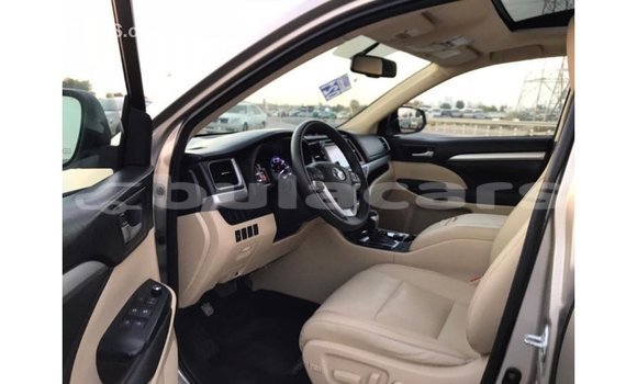Buy Import Toyota Highlander Grey Car in Import - Dubai in Central Buy Import Toyota Highlander Grey Car in Import - Dubai in Central