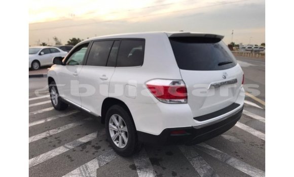 Buy Import Toyota Highlander White Car in Import - Dubai in Central Buy Import Toyota Highlander White Car in Import - Dubai in Central