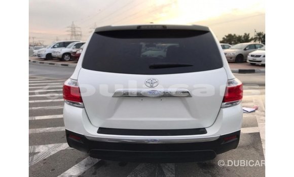 Buy Import Toyota Highlander White Car in Import - Dubai in Central Buy Import Toyota Highlander White Car in Import - Dubai in Central
