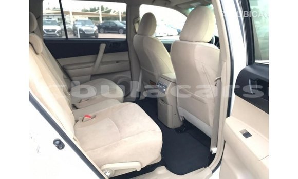 Buy Import Toyota Highlander White Car in Import - Dubai in Central Buy Import Toyota Highlander White Car in Import - Dubai in Central