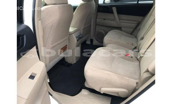Buy Import Toyota Highlander White Car in Import - Dubai in Central Buy Import Toyota Highlander White Car in Import - Dubai in Central