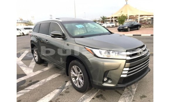 Buy Import Toyota Highlander Grey Car in Import - Dubai in Central Buy Import Toyota Highlander Grey Car in Import - Dubai in Central