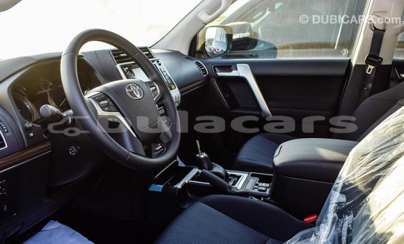 Acheter Import Voiture Toyota Prado Gris à Import - Dubai, Central Acheter Import Voiture Toyota Prado Gris à Import - Dubai, Central