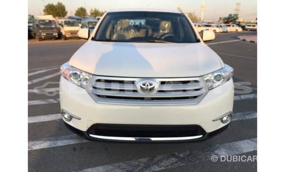 Buy Import Toyota Highlander White Car in Import - Dubai in Central Buy Import Toyota Highlander White Car in Import - Dubai in Central