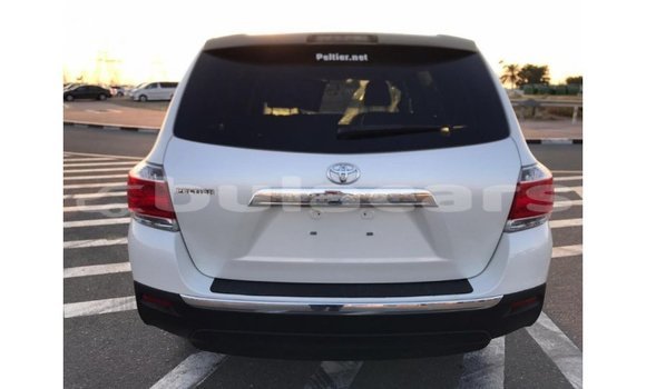 Buy Import Toyota Highlander White Car in Import - Dubai in Central Buy Import Toyota Highlander White Car in Import - Dubai in Central