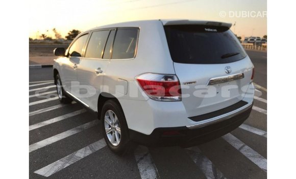 Buy Import Toyota Highlander White Car in Import - Dubai in Central Buy Import Toyota Highlander White Car in Import - Dubai in Central