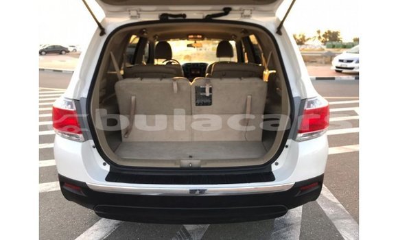 Buy Import Toyota Highlander White Car in Import - Dubai in Central Buy Import Toyota Highlander White Car in Import - Dubai in Central