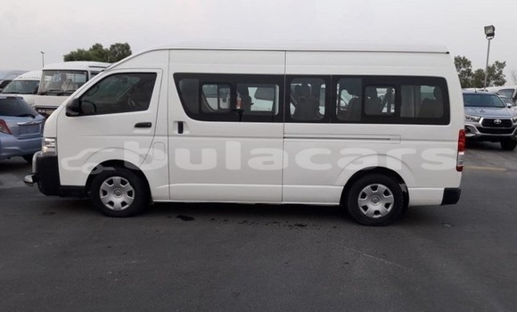Acheter Occasion Voiture Toyota Grand HiAce Blanc à Suva, Central Acheter Occasion Voiture Toyota Grand HiAce Blanc à Suva, Central
