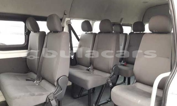 Acheter Occasion Voiture Toyota Grand HiAce Blanc à Suva, Central Acheter Occasion Voiture Toyota Grand HiAce Blanc à Suva, Central