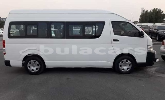 Acheter Occasion Voiture Toyota Grand HiAce Blanc à Suva, Central Acheter Occasion Voiture Toyota Grand HiAce Blanc à Suva, Central