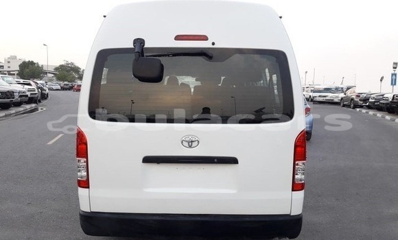 Acheter Occasion Voiture Toyota Grand HiAce Blanc à Suva, Central Acheter Occasion Voiture Toyota Grand HiAce Blanc à Suva, Central