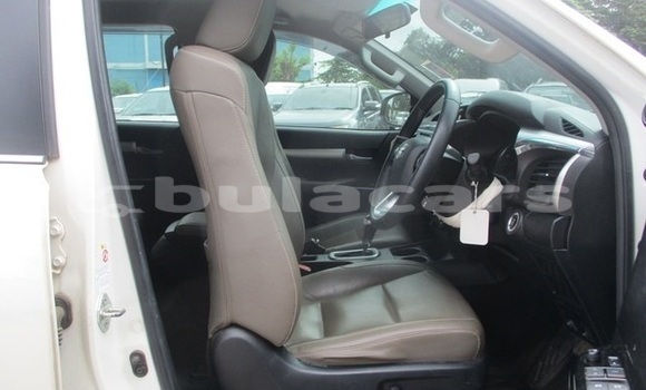 Acheter Occasion Voiture Toyota Hilux Blanc à Suva, Central Acheter Occasion Voiture Toyota Hilux Blanc à Suva, Central