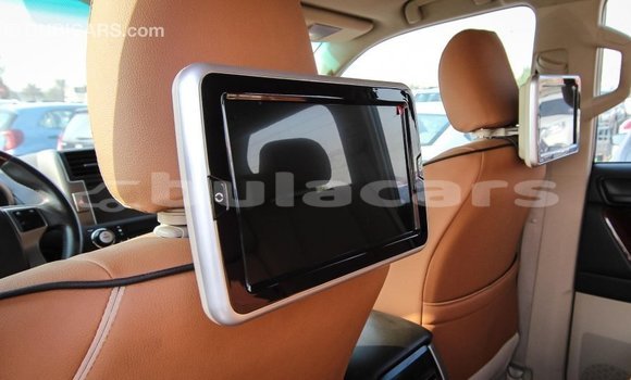 Acheter Import Voiture Toyota Prado Blanc à Import - Dubai, Central Acheter Import Voiture Toyota Prado Blanc à Import - Dubai, Central