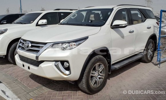 Acheter Import Voiture Toyota Fortuner Blanc à Import - Dubai, Central Acheter Import Voiture Toyota Fortuner Blanc à Import - Dubai, Central
