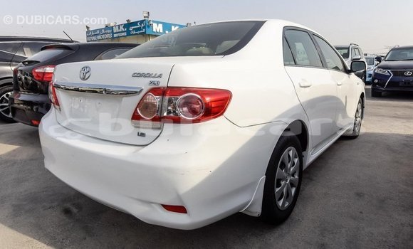 Acheter Import Voiture Toyota Corolla Blanc à Import - Dubai, Central Acheter Import Voiture Toyota Corolla Blanc à Import - Dubai, Central