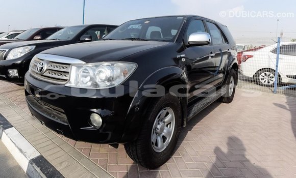 Acheter Import Voiture Toyota Fortuner Noir à Import - Dubai, Central Acheter Import Voiture Toyota Fortuner Noir à Import - Dubai, Central