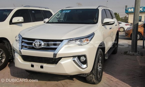 Buy Import Toyota Fortuner White Car in Import - Dubai in Central Buy Import Toyota Fortuner White Car in Import - Dubai in Central