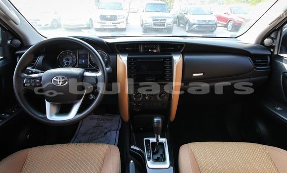 Buy Import Toyota Fortuner White Car in Import - Dubai in Central Buy Import Toyota Fortuner White Car in Import - Dubai in Central
