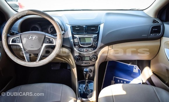 Acheter Import Voiture Hyundai Accent Marron à Import - Dubai, Central Acheter Import Voiture Hyundai Accent Marron à Import - Dubai, Central