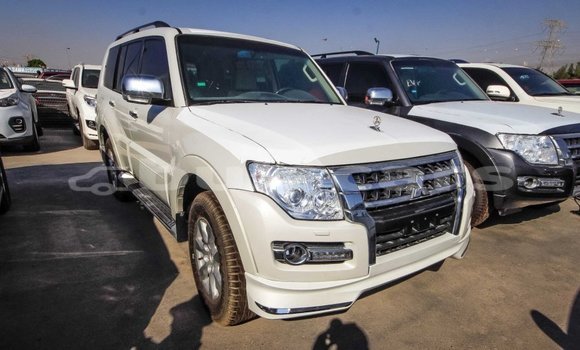 Buy Import Mitsubishi Pajero White Car in Import - Dubai in Central Buy Import Mitsubishi Pajero White Car in Import - Dubai in Central