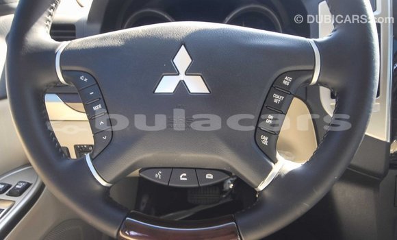 Buy Import Mitsubishi Pajero White Car in Import - Dubai in Central Buy Import Mitsubishi Pajero White Car in Import - Dubai in Central
