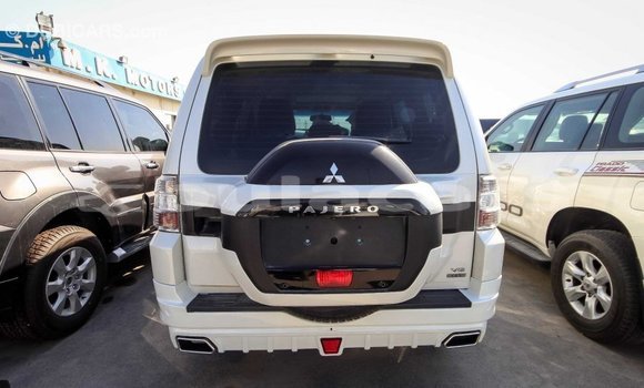 Buy Import Mitsubishi Pajero White Car in Import - Dubai in Central Buy Import Mitsubishi Pajero White Car in Import - Dubai in Central