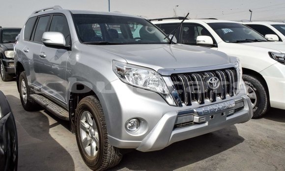 Acheter Import Voiture Toyota Prado Gris à Import - Dubai, Central Acheter Import Voiture Toyota Prado Gris à Import - Dubai, Central