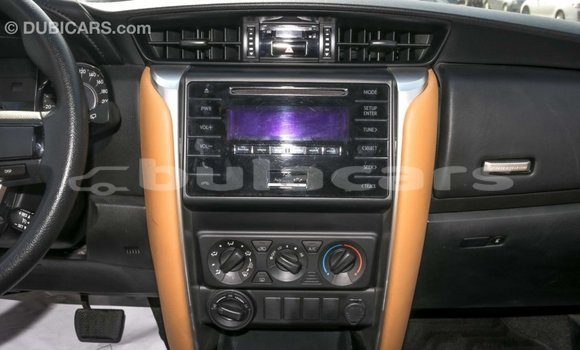 Acheter Import Voiture Toyota Fortuner Blanc à Import - Dubai, Central Acheter Import Voiture Toyota Fortuner Blanc à Import - Dubai, Central