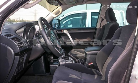 Acheter Import Voiture Toyota Prado Gris à Import - Dubai, Central Acheter Import Voiture Toyota Prado Gris à Import - Dubai, Central