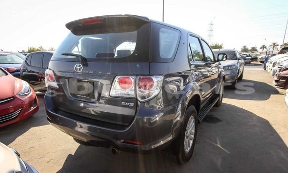 Buy Import Toyota Fortuner Grey Car in Import - Dubai in Central Buy Import Toyota Fortuner Grey Car in Import - Dubai in Central