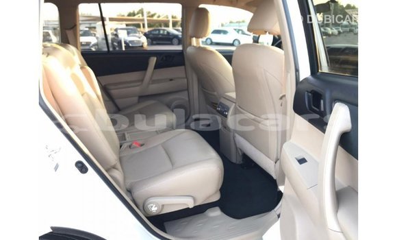 Buy Import Toyota Highlander White Car in Import - Dubai in Central Buy Import Toyota Highlander White Car in Import - Dubai in Central