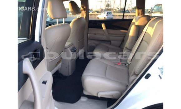 Buy Import Toyota Highlander White Car in Import - Dubai in Central Buy Import Toyota Highlander White Car in Import - Dubai in Central