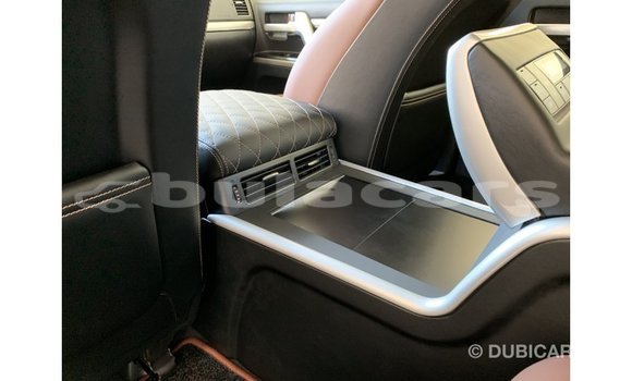 Acheter Import Voiture Toyota Land Cruiser Noir à Import - Dubai, Central Acheter Import Voiture Toyota Land Cruiser Noir à Import - Dubai, Central