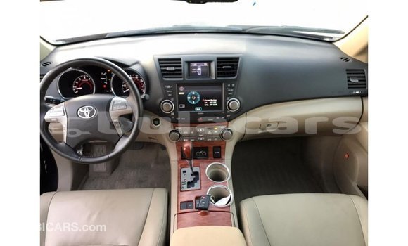 Buy Import Toyota Highlander Black Car in Import - Dubai in Central Buy Import Toyota Highlander Black Car in Import - Dubai in Central