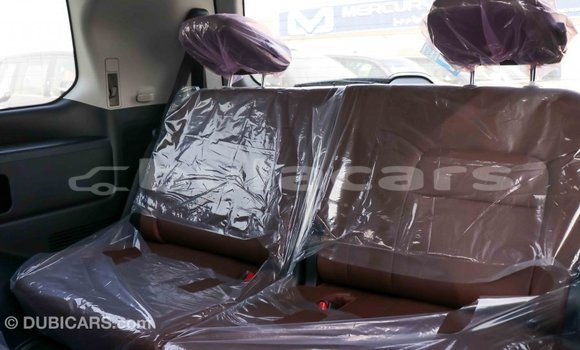 Acheter Import Voiture Toyota Land Cruiser Noir à Import - Dubai, Central Acheter Import Voiture Toyota Land Cruiser Noir à Import - Dubai, Central