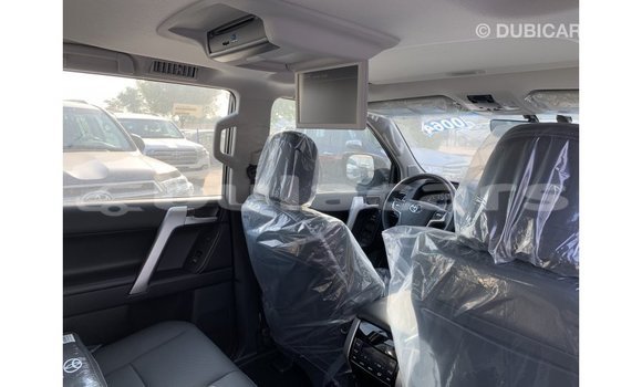 Acheter Import Voiture Toyota Prado Noir à Import - Dubai, Central Acheter Import Voiture Toyota Prado Noir à Import - Dubai, Central