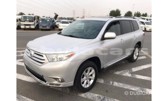 Buy Import Toyota Highlander Grey Car in Import - Dubai in Central Buy Import Toyota Highlander Grey Car in Import - Dubai in Central