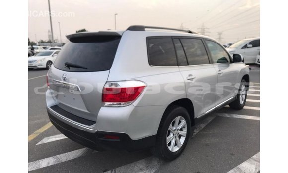 Buy Import Toyota Highlander Grey Car in Import - Dubai in Central Buy Import Toyota Highlander Grey Car in Import - Dubai in Central