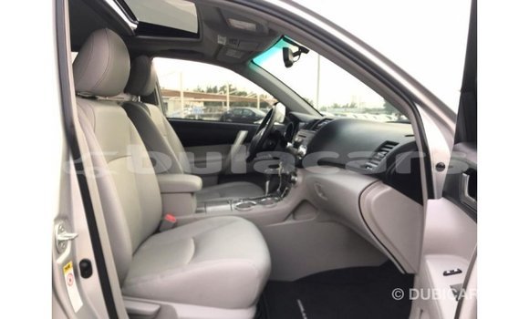 Buy Import Toyota Highlander Grey Car in Import - Dubai in Central Buy Import Toyota Highlander Grey Car in Import - Dubai in Central