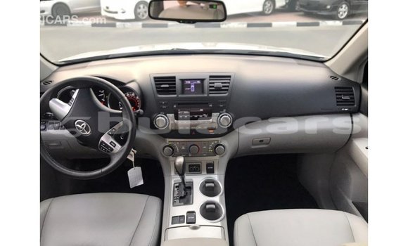 Buy Import Toyota Highlander Grey Car in Import - Dubai in Central Buy Import Toyota Highlander Grey Car in Import - Dubai in Central