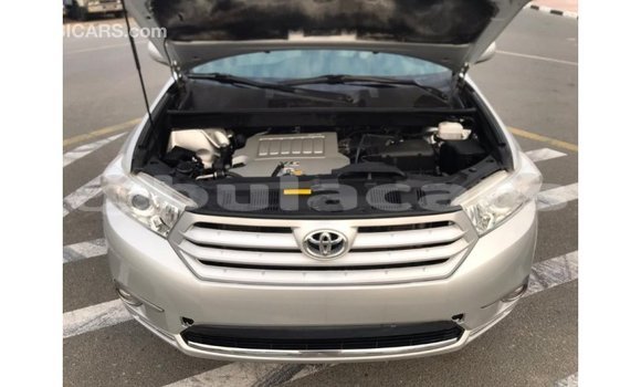 Buy Import Toyota Highlander Grey Car in Import - Dubai in Central Buy Import Toyota Highlander Grey Car in Import - Dubai in Central