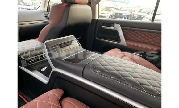 Acheter Import Voiture Toyota Land Cruiser Noir à Import - Dubai, Central Acheter Import Voiture Toyota Land Cruiser Noir à Import - Dubai, Central