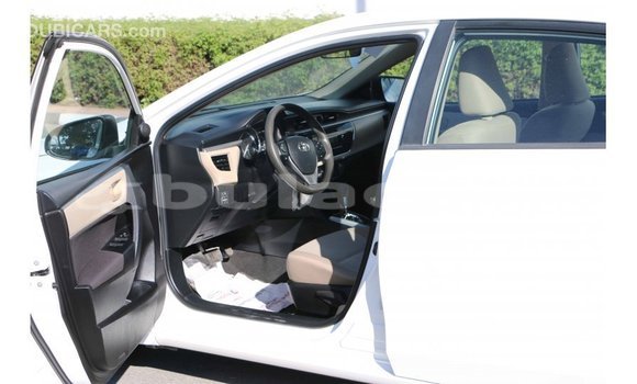 Acheter Import Voiture Toyota Corolla Blanc à Import - Dubai, Central Acheter Import Voiture Toyota Corolla Blanc à Import - Dubai, Central